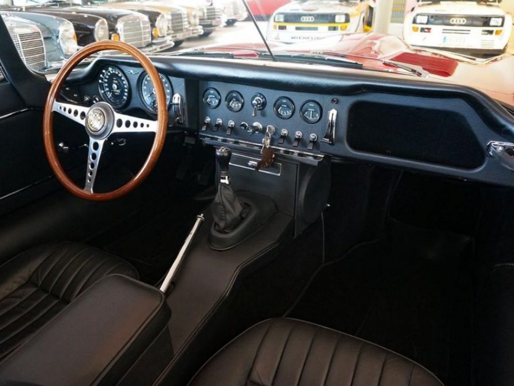 Jagurar E Type 12