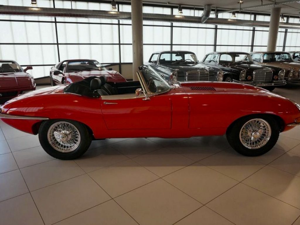 Jagurar E Type 4